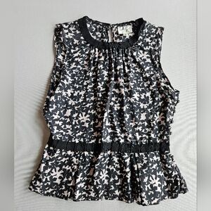 Pale Pink and White Sleeveless Top